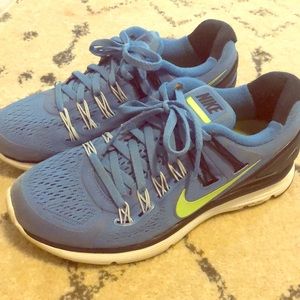 LUNAR ECLIPSE 3 Nike’s 💚💙